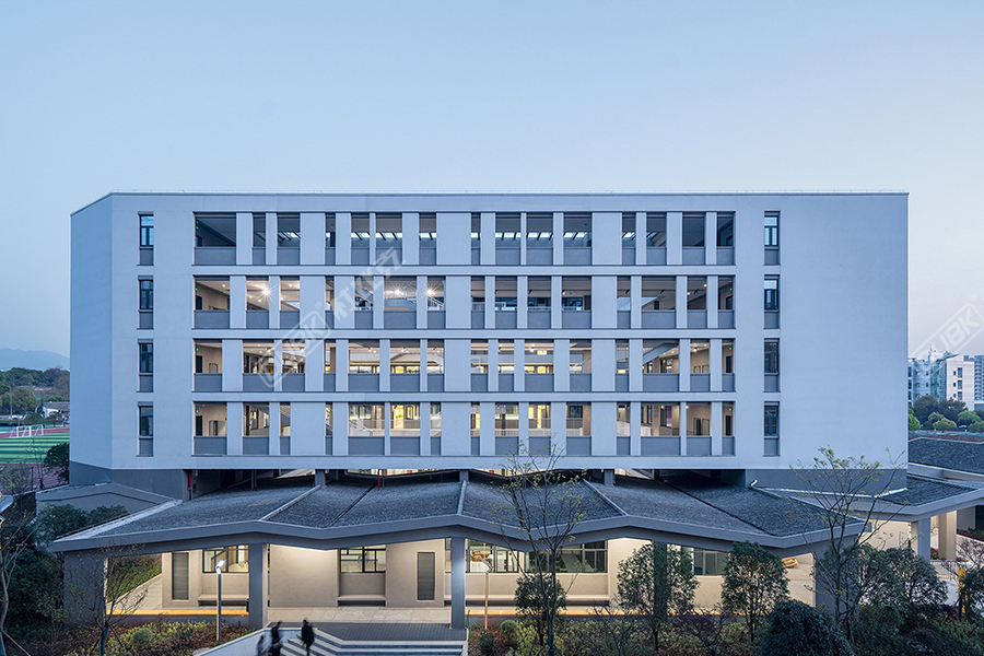 義烏新世紀(jì)外國(guó)語學(xué)校